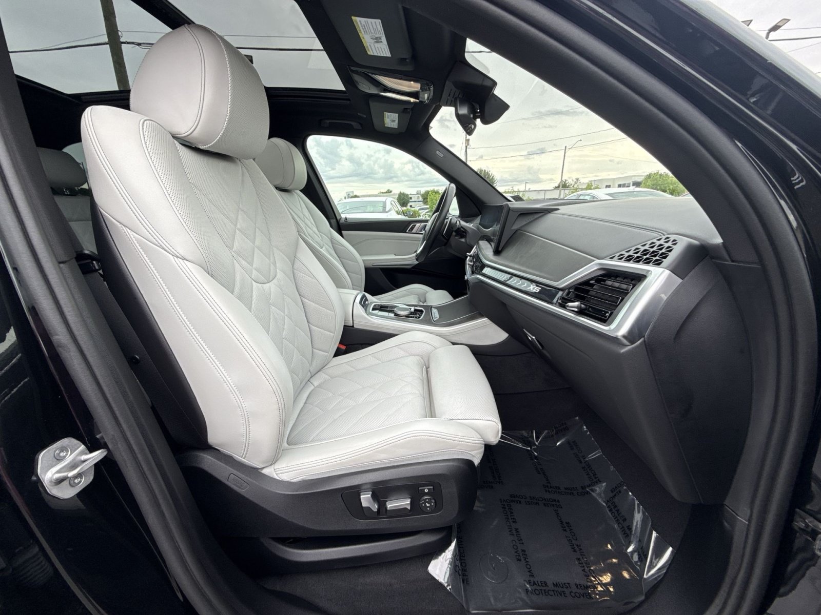 Used 2024 BMW X5 xDrive40i w/ Parking Assistance Package AWD/4WD image 27
