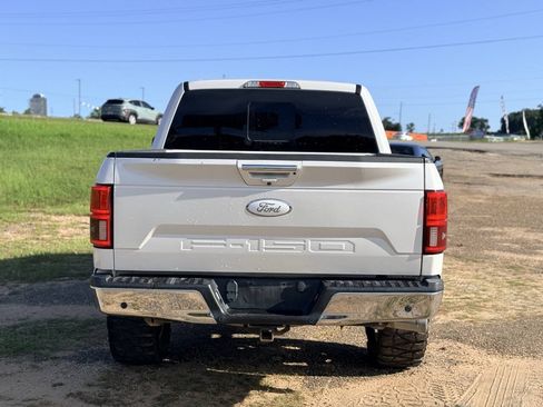 Used 2018 Ford F150 Lariat w/ Equipment Group 502A Luxury AWD/4WD image 4