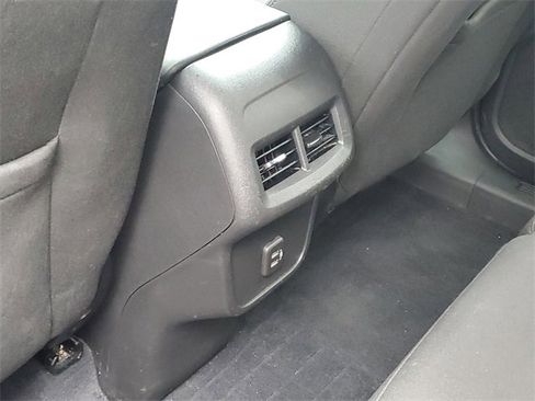 Used 2021 Chevrolet Equinox LT image 23