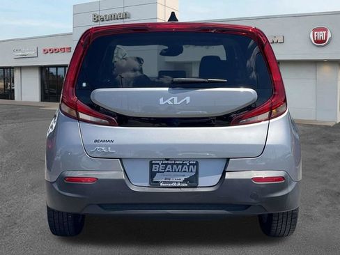 Used 2022 Kia Soul LX w/ Technology Package FWD image 6