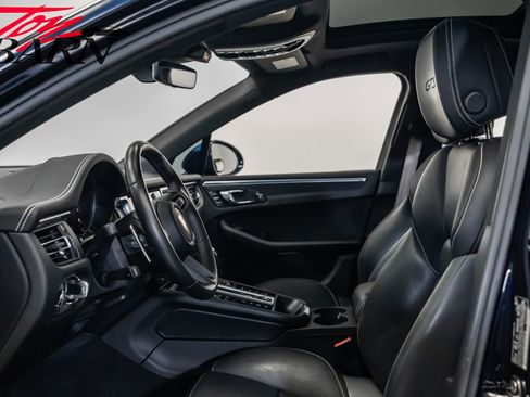Used 2023 Porsche Macan GTS image 25