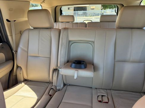 Used 2011 Chevrolet Tahoe LT RWD image 9