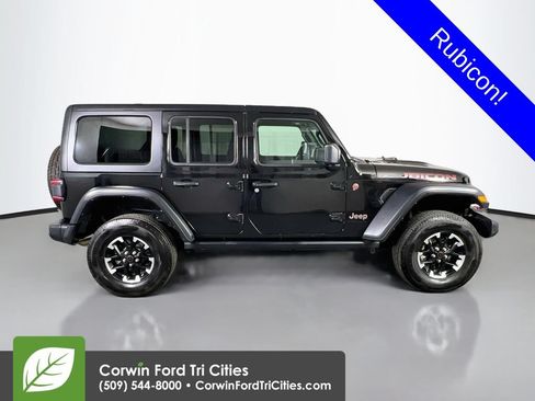 Used 2025 Jeep Wrangler Unlimited Rubicon AWD/4WD image 18