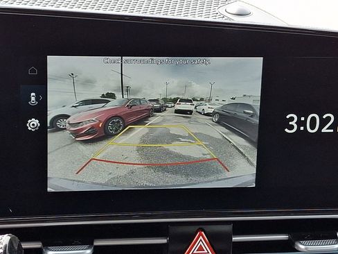 Used 2024 Hyundai Elantra SEL FWD image 27