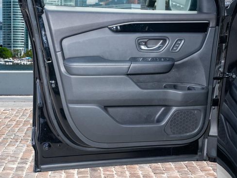 Certified 2024 Honda Pilot EX-L image 12
