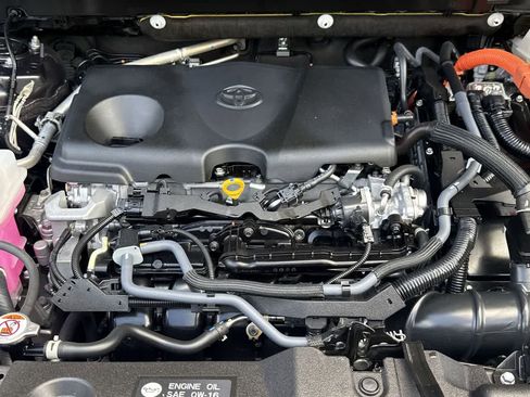 Used 2024 Toyota RAV4 XLE AWD/4WD image 12