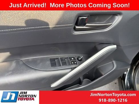 Used 2024 Toyota Corolla Cross SE image 11