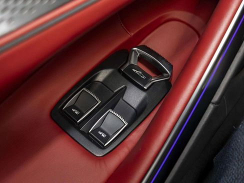Used 2023 McLaren Artura RWD image 19