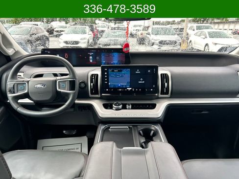 Used 2025 Ford Expedition Max Active AWD/4WD image 12