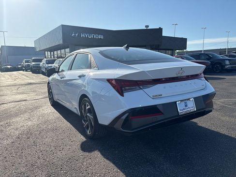 New 2026 Hyundai Elantra Limited FWD image 7