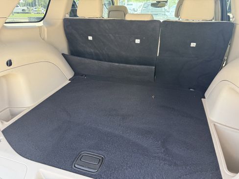 Used 2022 Jeep Grand Cherokee Laredo E RWD image 31