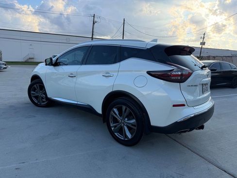 Used 2019 Nissan Murano Platinum image 2