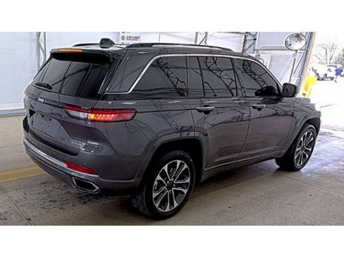 Used 2023 Jeep Grand Cherokee Overland image 4