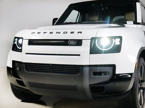 New 2026 Land Rover Defender 110 X-Dynamic SE image 28