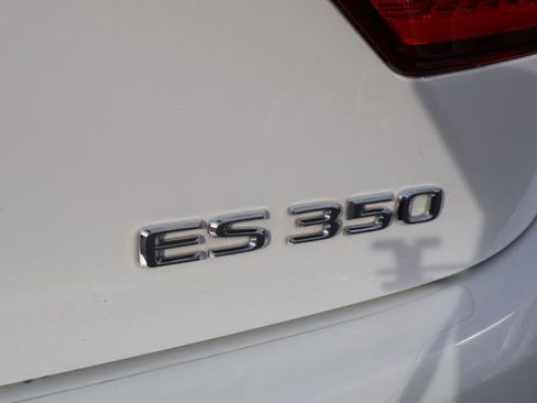 Used 2014 Lexus ES 350 w/ Premium Package image 10