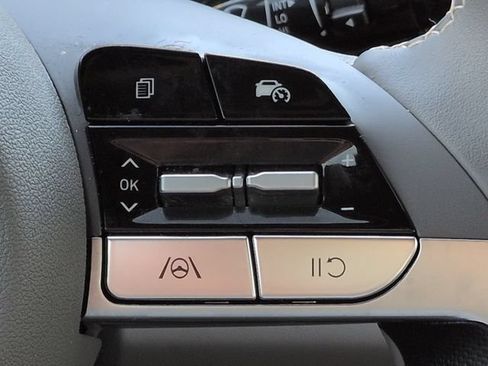 Used 2025 Hyundai Elantra Sport FWD image 23