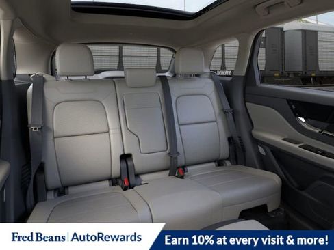 New 2026 Lincoln Corsair Premiere image 13