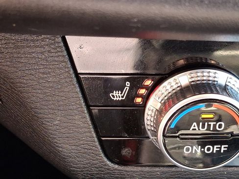 Used 2023 Mitsubishi Outlander SE image 24