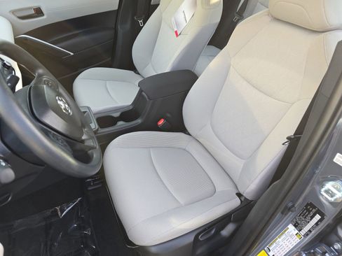 Used 2026 Toyota Corolla Cross L image 18