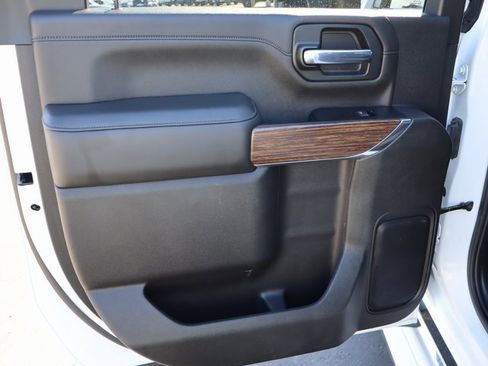 Used 2020 Chevrolet Silverado 2500 High Country w/ Technology Package image 48