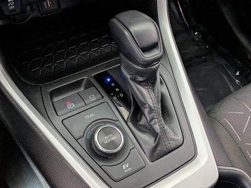 Certified 2024 Toyota RAV4 XLE AWD/4WD image 24