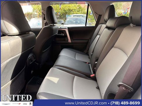 Used 2020 Toyota 4Runner SR5 Premium image 18