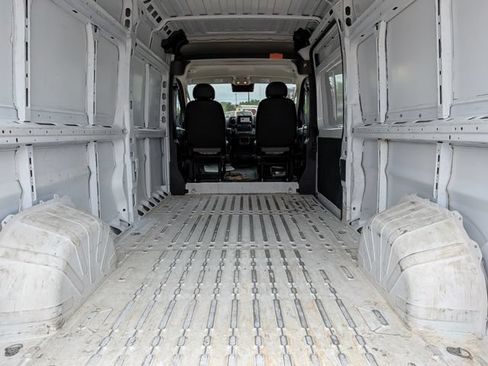 Used 2023 RAM ProMaster 2500 FWD image 12