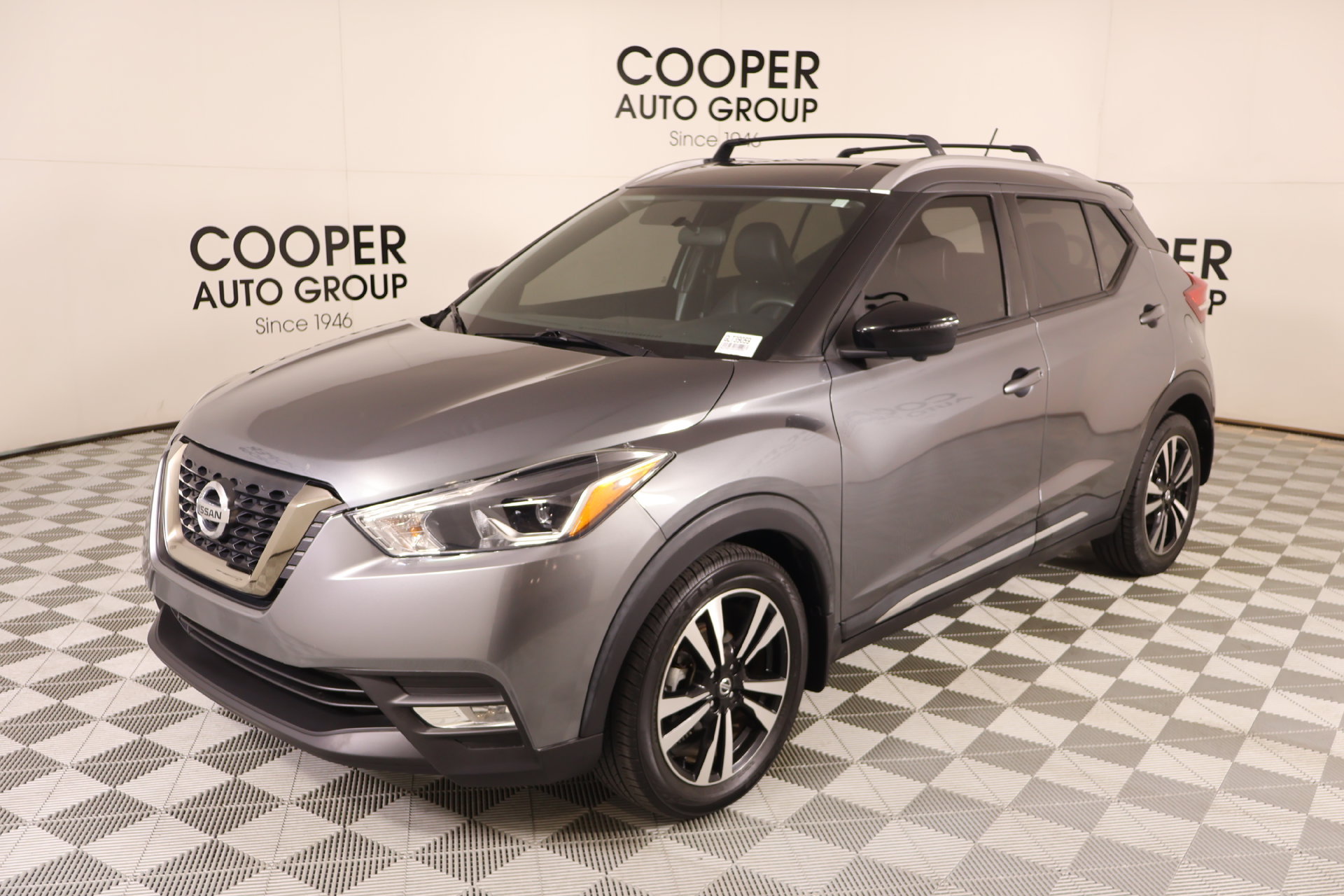 Used 2019 Nissan Kicks SR w/ SR Premium Package FWD image 10