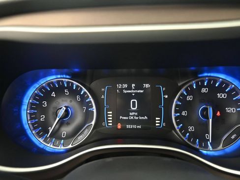 Used 2023 Chrysler Voyager LX FWD image 19