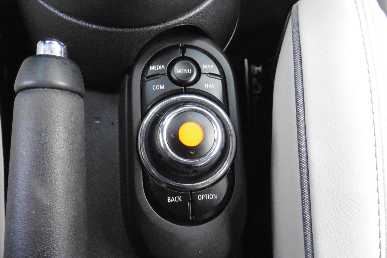Used 2021 MINI Cooper 4-Door Hardtop FWD image 12