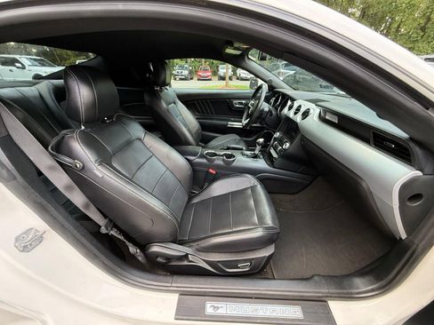 Used 2017 Ford Mustang GT Premium RWD image 21