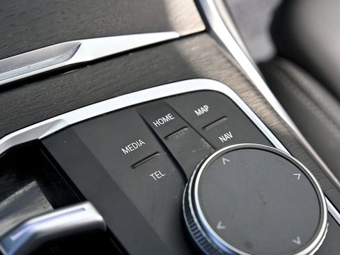 Used 2024 BMW 330i Sedan image 30