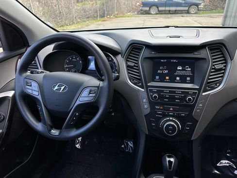 Used 2017 Hyundai Santa Fe Sport image 15