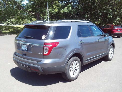 Used 2013 Ford Explorer XLT AWD/4WD image 5