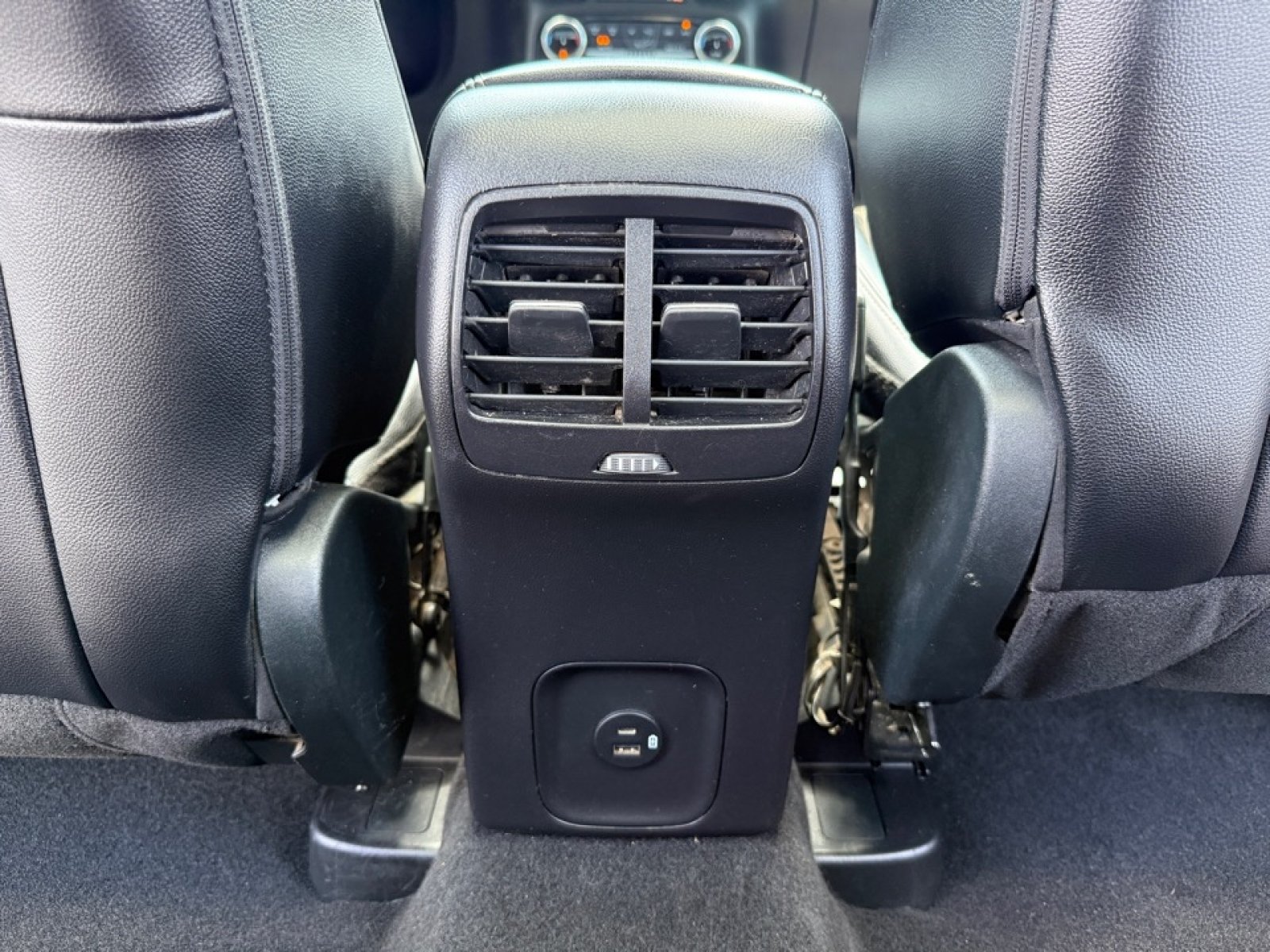 Used 2022 Ford Escape Titanium w/ Titanium Elite Package AWD/4WD image 34