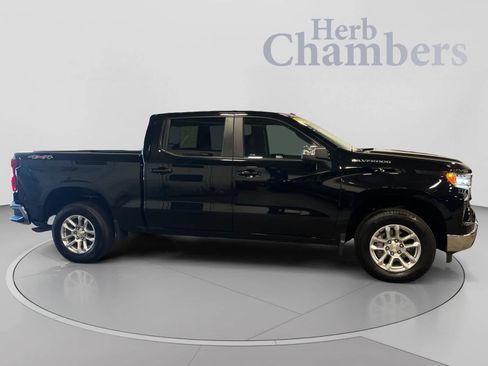 Used 2023 Chevrolet Silverado 1500 LT AWD/4WD image 5