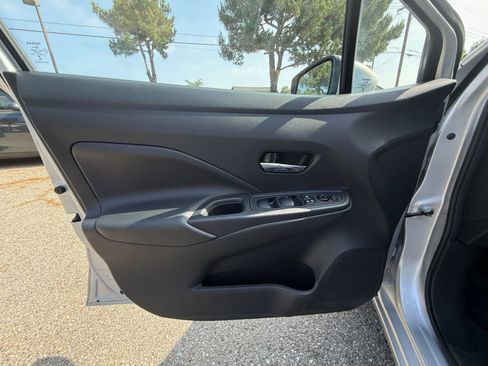 Used 2025 Nissan Versa SV image 18