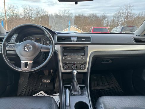 Used 2014 Volkswagen Passat 1.8T Wolfsburg Edition image 34
