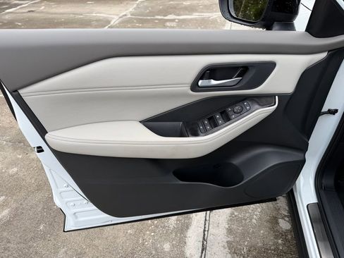 New 2026 Nissan Rogue SV image 17