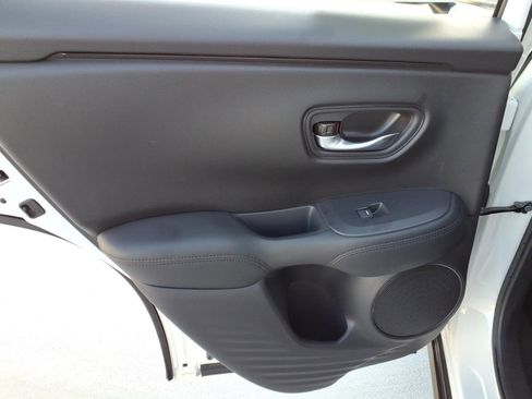 Used 2024 Honda HR-V LX image 12