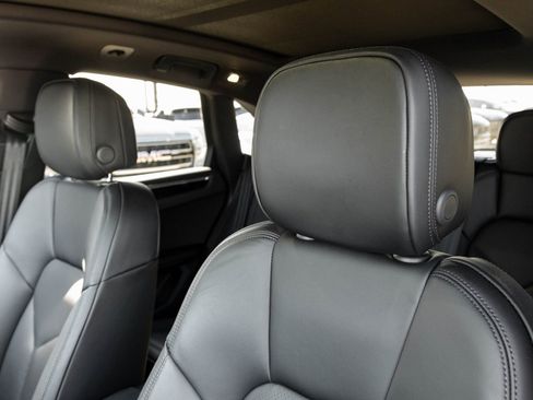 Certified 2026 Porsche Macan AWD/4WD image 23