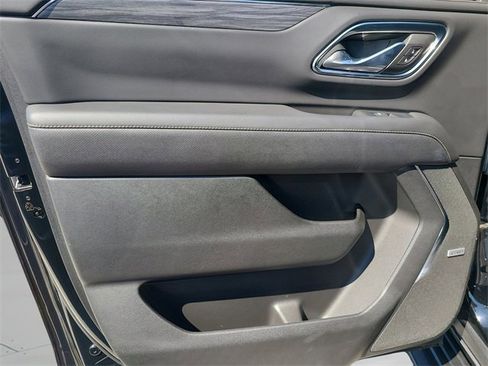 Used 2024 GMC Yukon XL SLT image 20