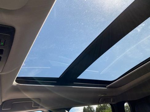 Used 2024 Mitsubishi Outlander 4WD Plug-In Hybrid image 37