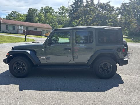 Used 2021 Jeep Wrangler Unlimited Sport AWD/4WD image 7