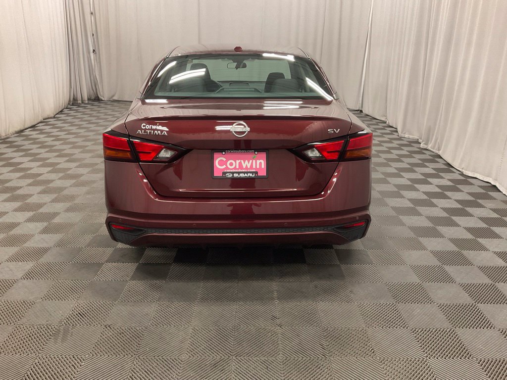 Used 2024 Nissan Altima 2.5 SV FWD image 5
