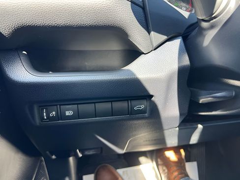 Used 2019 Toyota RAV4 XLE w/ Convenience Package image 29