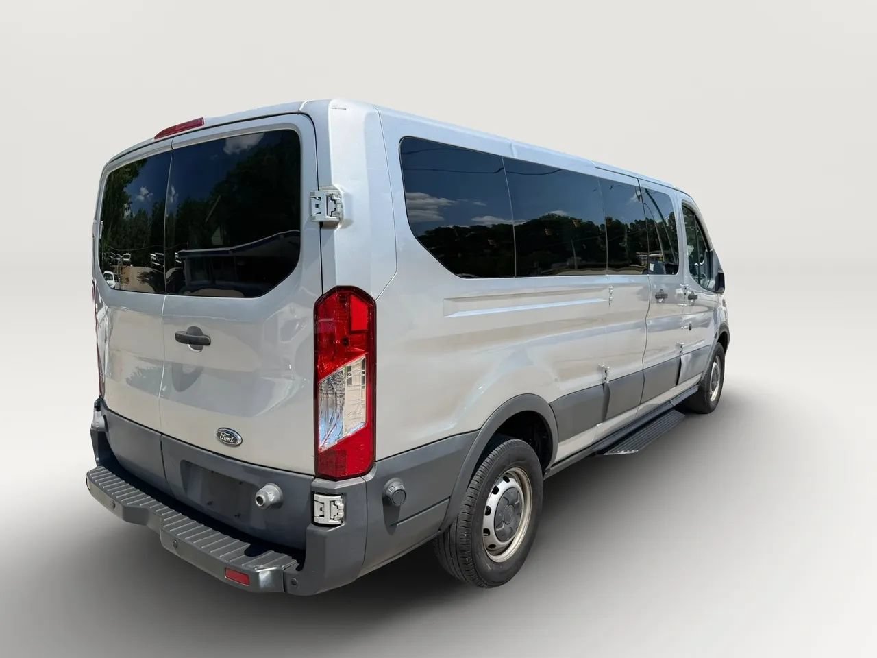 Used 2015 Ford Transit 350 XL RWD image 3