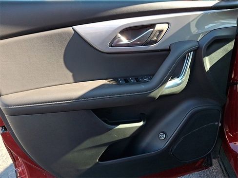 New 2025 Chevrolet Blazer LT w/ Convenience Package image 9
