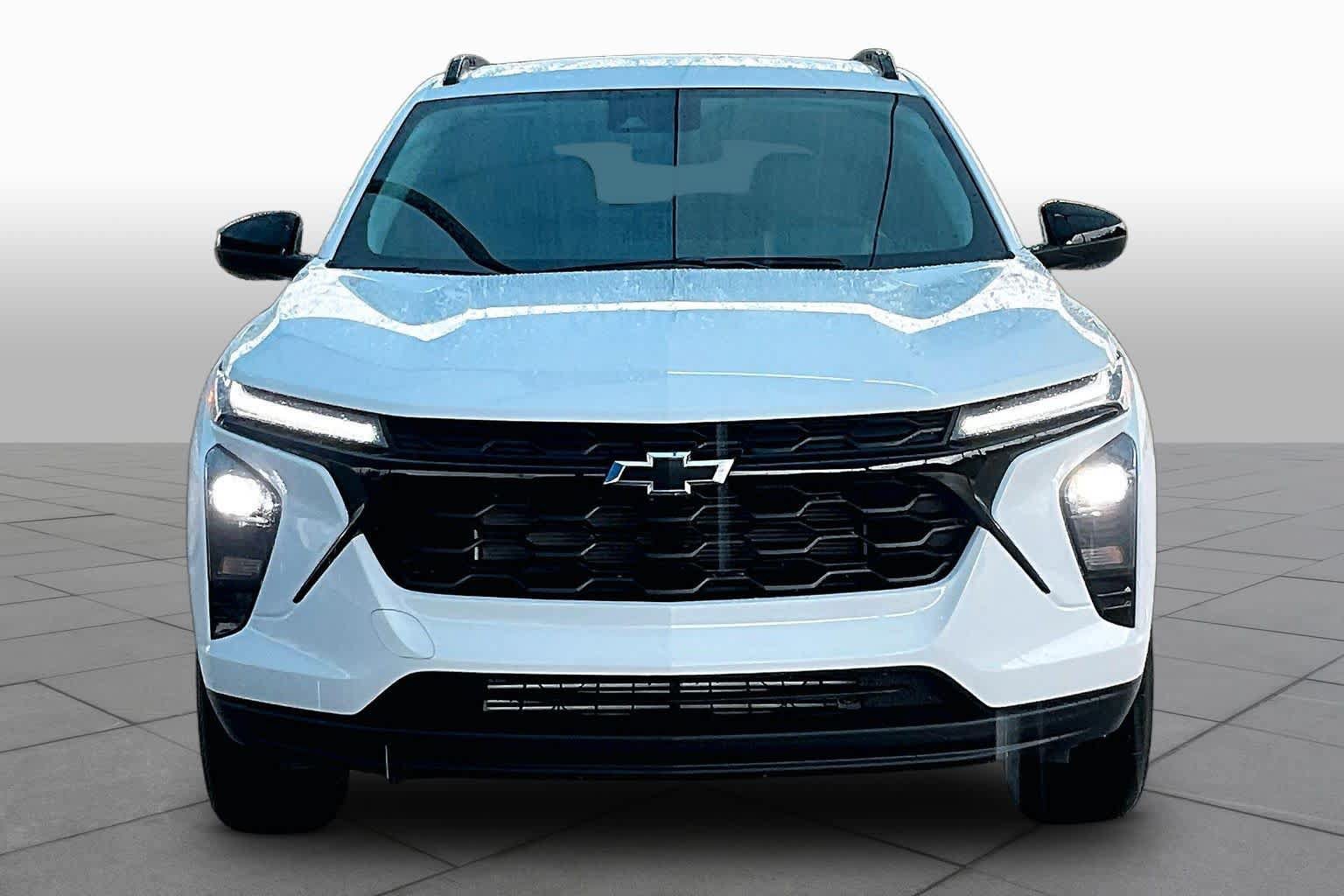 New 2026 Chevrolet Trax LT w/ Driver Confidence Package FWD image 3