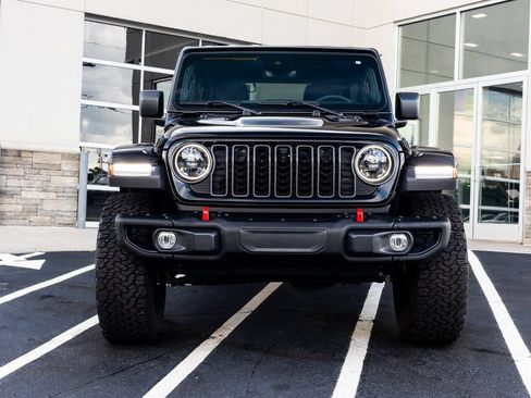 Used 2024 Jeep Wrangler Unlimited Rubicon AWD/4WD image 5